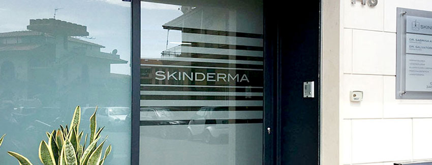 adesivo sabbiato per vetrata skinderma